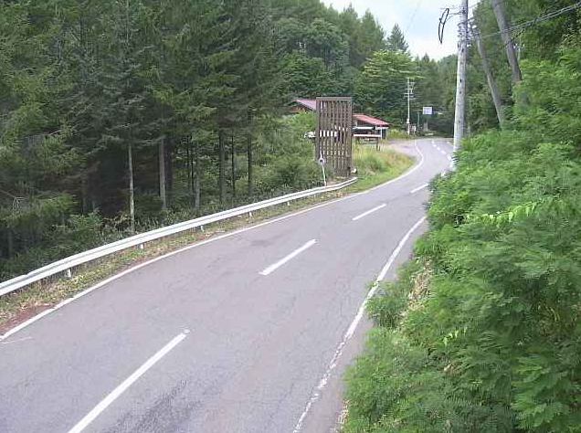 国道361号長峰峠ライブカメラは、長野県木曽町開田高原西野の長峰峠に設置された国道361号(木曽街道)が見えるライブカメラです。