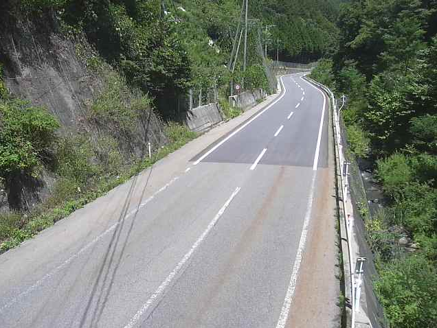国道361号神谷ライブカメラは、長野県木曽町日義の神谷に設置された国道361号が見えるライブカメラです。