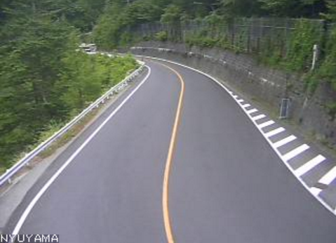 長野県道26号入山ライブカメラは、長野県松本市奈川の入山に設置された長野県道26号奈川木祖線が見えるライブカメラです。