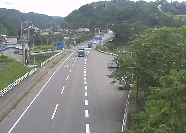 国道117号森ライブカメラは、長野県栄村北信の森に設置された国道117号が見えるライブカメラです。