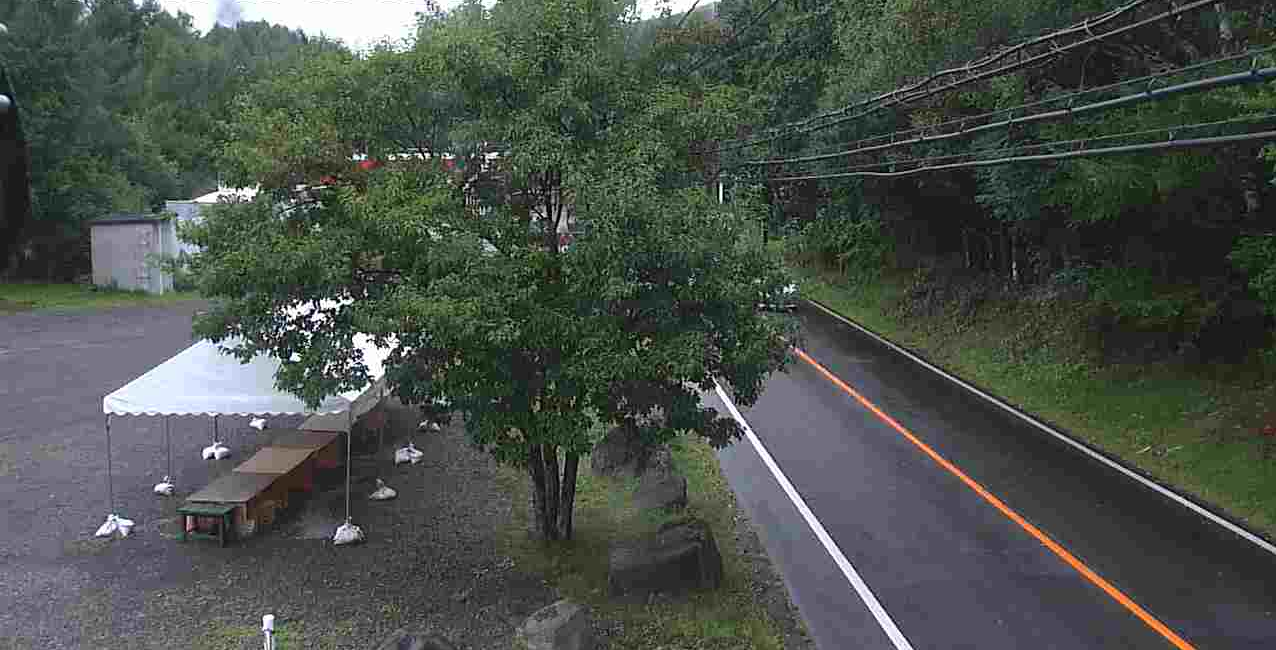 国道152号姫木コミュニティセンターライブカメラは、長野県長和町大門の姫木コミュニティセンターに設置された国道152号が見えるライブカメラです。