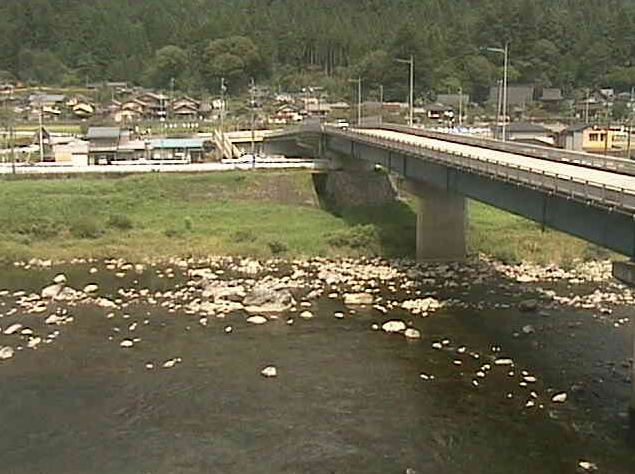 円通橋ライブカメラは、岐阜県下呂市萩原町の円通橋付近に設置された飛騨川・国道41号が見えるライブカメラです。