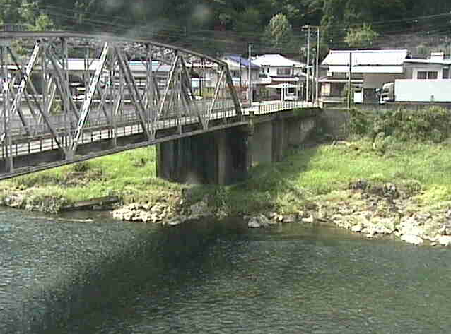 瀬戸中山橋ライブカメラは、岐阜県下呂市焼石の中山橋付近に設置された飛騨川・中山橋・国道41号(益田街道)が見えるライブカメラです。