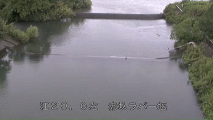 坂川松戸水位観測所赤圦ラバー堰ライブカメラは、千葉県松戸市松戸の松戸水位観測所(松戸水位流量観測所)赤圦ラバー堰に設置された坂川が見えるライブカメラです。