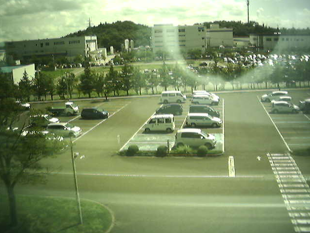 福島県ハイテクプラザライブカメラは、福島県郡山市待池台の福島県ハイテクプラザに設置された郡山市上空・駐車場が見えるライブカメラです。