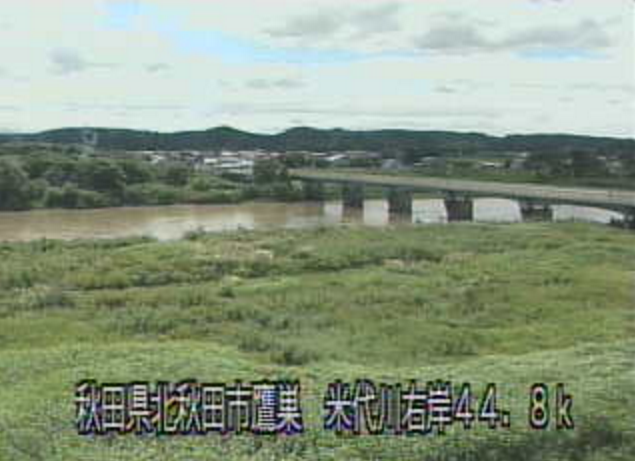 米代川鷹巣橋ライブカメラは、秋田県北秋田市鷹巣の鷹巣橋に設置された米代川が見えるライブカメラです。