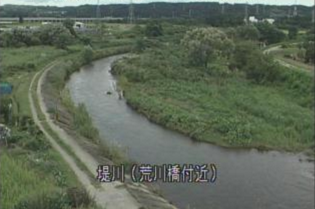 堤川荒川橋ライブカメラは、青森県青森市金浜の荒川橋付近に設置された堤川が見えるライブカメラです。