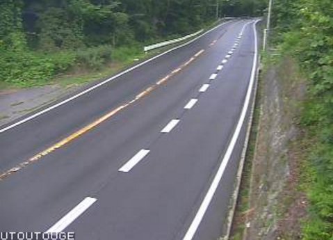 国道153号善知鳥峠ライブカメラは、長野県塩尻市旧塩尻の善知鳥峠に設置された国道153号が見えるライブカメラです。