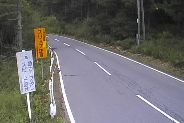 長野県道94号湯ノ丸ライブカメラは、長野県東御市新張の湯ノ丸に設置された長野県道94号東御嬬恋線が見えるライブカメラです。