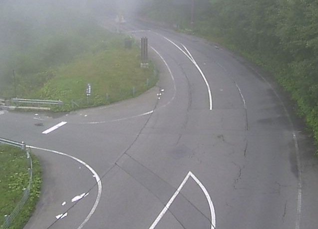 長野県道471号志賀3号トンネルライブカメラは、長野県山ノ内町平穏の志賀3号トンネルに設置された長野県道471号奥志賀公園線が見えるライブカメラです。