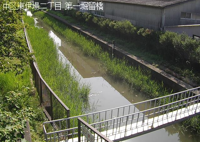 堀留運河第一堀留橋ライブカメラは、静岡県浜松市中区の第一堀留橋に設置された堀留運河が見えるライブカメラです。