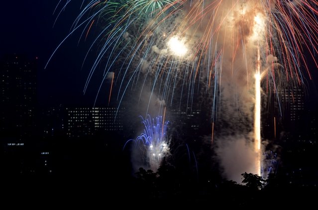 仙台七夕花火祭ライブカメラは、宮城県仙台市青葉区の日蓮宗本国寺に設置された仙台七夕花火祭(仙台七夕花火大会)が見えるライブカメラです。