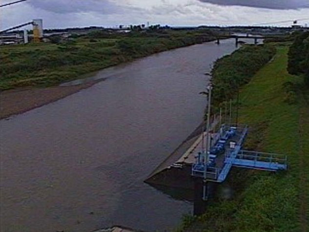 熊野川熊野川排水機場ライブカメラは、宮崎県宮崎市熊野の熊野川排水機場に設置された熊野川が見えるライブカメラです。