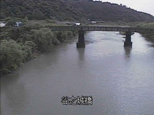 広渡川谷之城橋ライブカメラは、宮崎県日南市北郷町の谷之城橋に設置された広渡川が見えるライブカメラです。