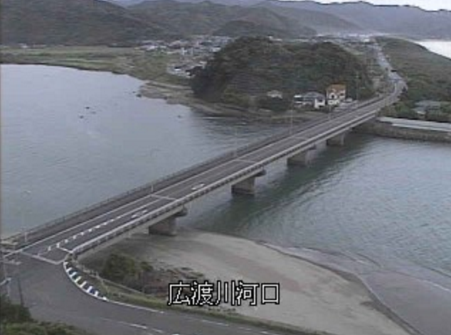 広渡川河口ライブカメラは、宮崎県日南市梅ヶ浜の広渡川河口に設置された広渡川・国道220号(日南海岸ロードパーク)が見えるライブカメラです。