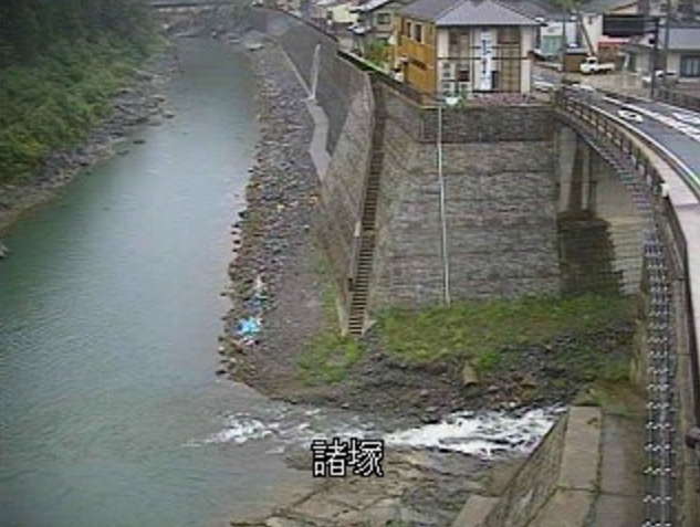 耳川諸塚ライブカメラは、宮崎県諸塚村家代の諸塚に設置された耳川が見えるライブカメラです。