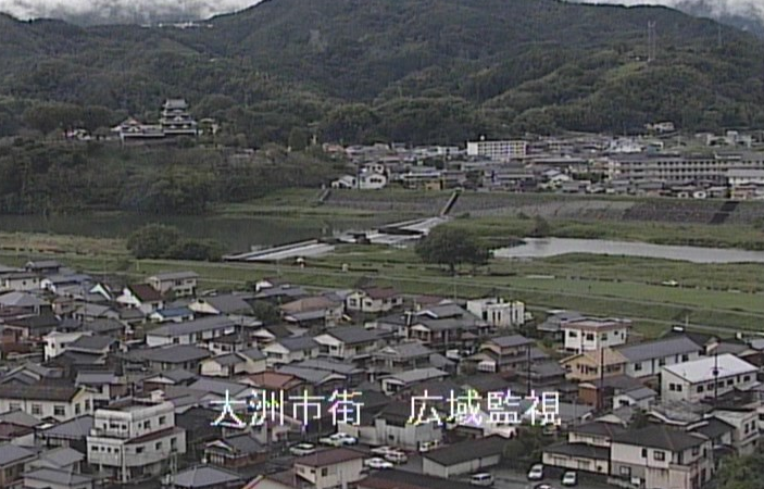 肱川大洲市街ライブカメラは、愛媛県大洲市中村の大洲市街(広域監視)に設置された肱川が見えるライブカメラです。