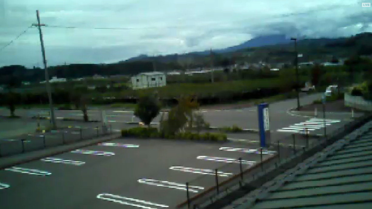 油井内科医院ライブカメラは、長野県中野市金井の油井内科医院に設置された長野県道355号壁田松崎線・駐車場混雑状況が見えるライブカメラです。