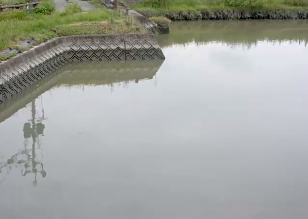 牛津川芦刈第二排水機場ライブカメラは、佐賀県小城市芦刈町の芦刈第二排水機場に設置された牛津川が見えるライブカメラです。