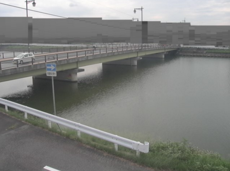 新川新川橋ライブカメラは、香川県高松市屋島西町の新川橋に設置された新川が見えるライブカメラです。