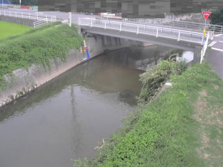 大束川上車橋ライブカメラは、香川県丸亀市飯山町の上車橋に設置された大束川が見えるライブカメラです。