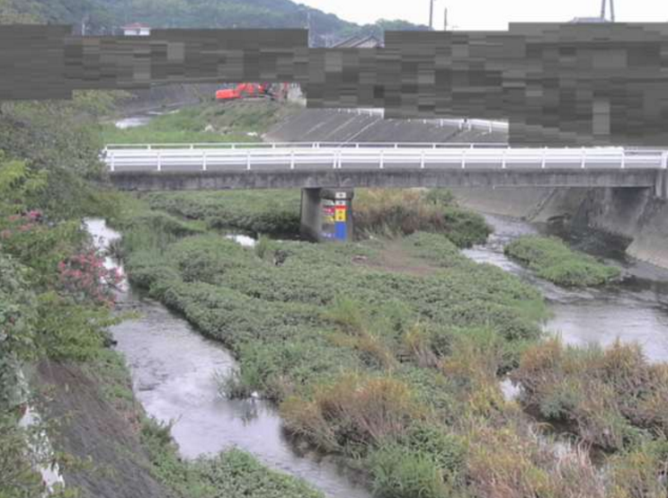 金倉川高藪橋ライブカメラは、香川県琴平町高藪の高藪橋に設置された金倉川が見えるライブカメラです。