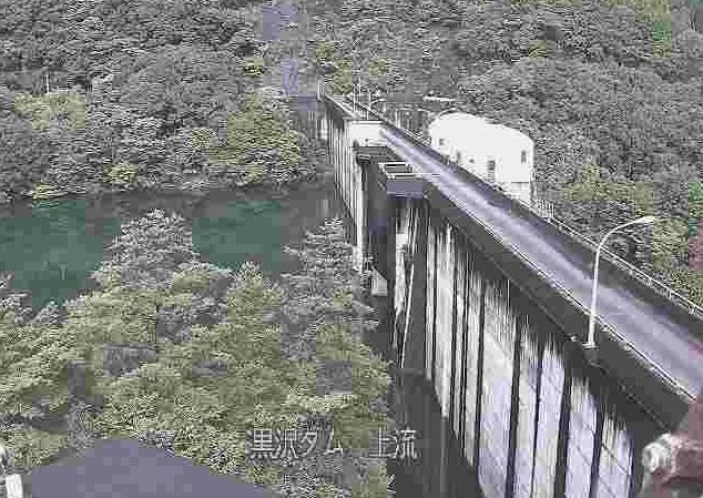 堅田川黒沢ダム上流ライブカメラは、大分県佐伯市青山の黒沢ダム上流に設置された堅田川が見えるライブカメラです。
