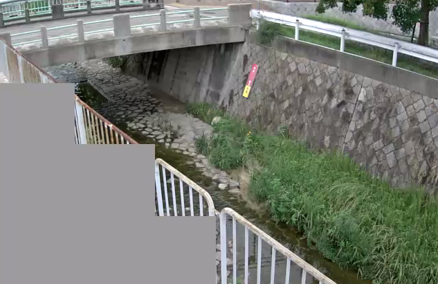 石屋川水道橋ライブカメラは、兵庫県神戸市灘区の水道橋に設置された石屋川が見えるライブカメラです。