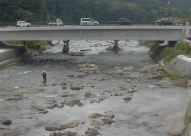 千種川下徳久ライブカメラは、兵庫県佐用町の下徳久(太田井橋)に設置された千種川が見えるライブカメラです。