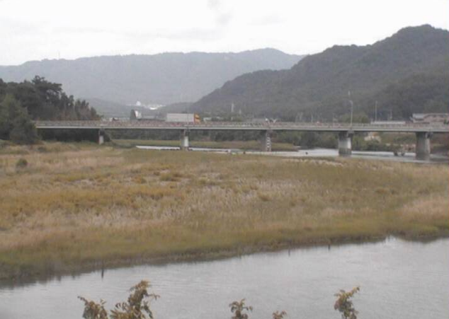 千種川有年第1ライブカメラは、兵庫県赤穂市東有年の有年(有年橋)に設置された千種川が見えるライブカメラです。
