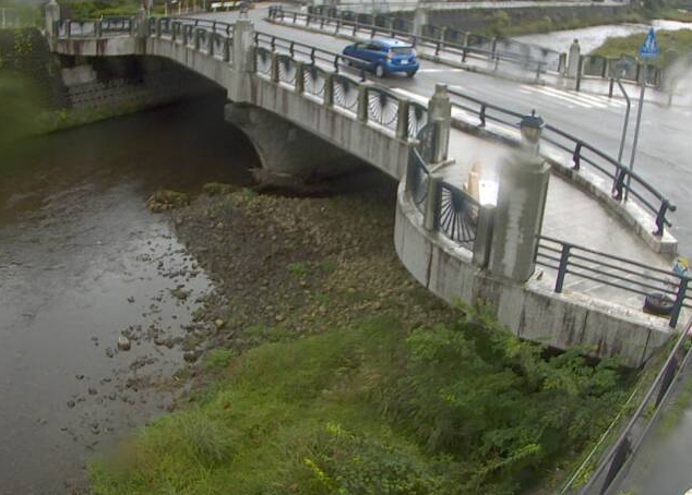 市川口銀谷ライブカメラは、兵庫県朝来市生野町の口銀谷に設置された市川が見えるライブカメラです。