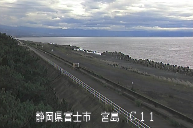 富士海岸宮島ライブカメラは、静岡県富士市の宮島に設置された富士海岸が見えるライブカメラです。