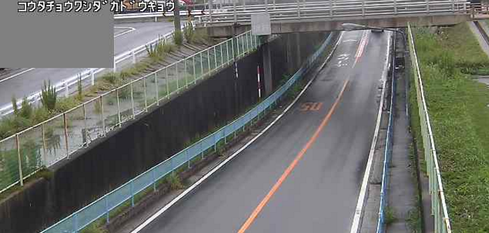 鷲田ガードライブカメラは、愛知県幸田町相見の鷲田ガード(鷲田架道橋)に設置された架道橋が見えるライブカメラです。