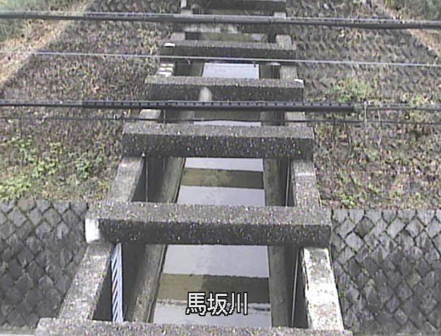 馬坂川水位観測所ライブカメラは、京都府京田辺市田辺の馬坂川水位観測所に設置された馬坂川が見えるライブカメラです。