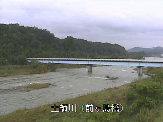 土師川前ヶ島橋ライブカメラは、京都府福知山市長田の前ヶ島橋に設置された土師川が見えるライブカメラです。