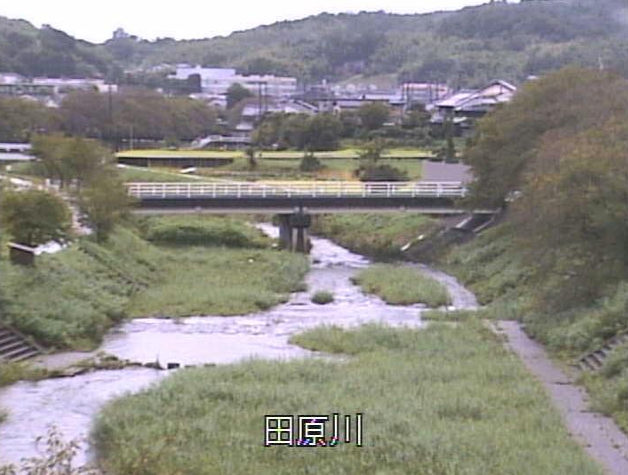 田原川大導寺川合流部ライブカメラは、京都府宇治田原町岩山の大導寺川合流部に設置された田原川が見えるライブカメラです。