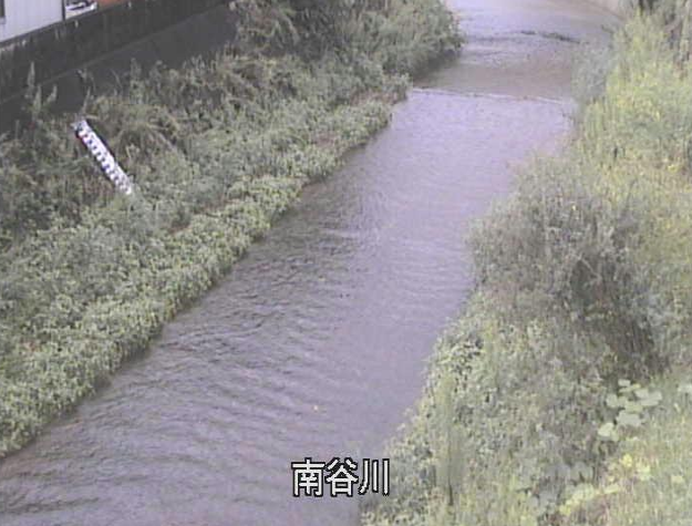 南谷川水位観測所ライブカメラは、京都府井手町多賀の南谷川水位観測所に設置された南谷川が見えるライブカメラです。