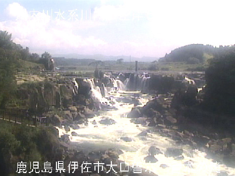 川内川曽木の滝ライブカメラは、鹿児島県伊佐市大口の曽木の滝に設置された川内川が見えるライブカメラです。