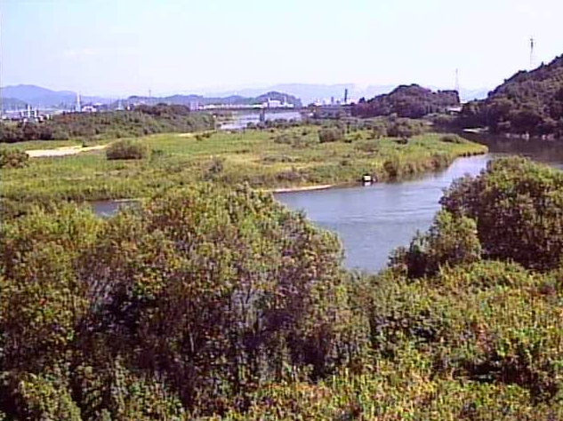 大瀬川三須樋管ライブカメラは、宮崎県延岡市三須町の三須樋管に設置された大瀬川が見えるライブカメラです。