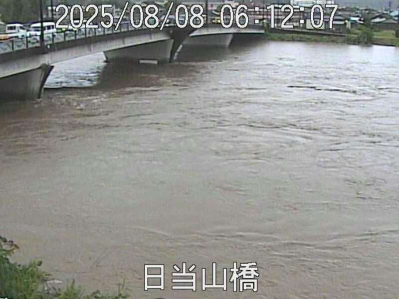 天降川日当山橋ライブカメラ(鹿児島県霧島市隼人町東郷) 2025年8月8日6時12分 氾濫危険水位