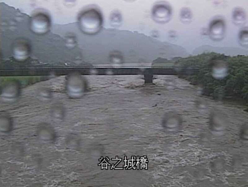 広渡川谷之城橋ライブカメラ(宮崎県日南市北郷町) 2026年6月2日16時20分 レベル４氾濫危険警報 氾濫危険水位