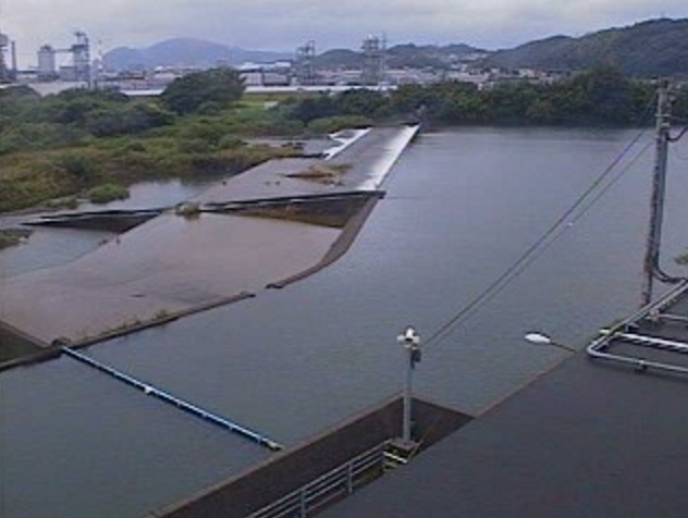 祝子川蛇谷川樋門ライブカメラは、宮崎県延岡市夏田町の蛇谷川樋門に設置された祝子川が見えるライブカメラです。