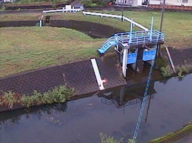 姫城川姫城川放水路ライブカメラは、宮崎県都城市若葉町の姫城川放水路に設置された姫城川が見えるライブカメラです。