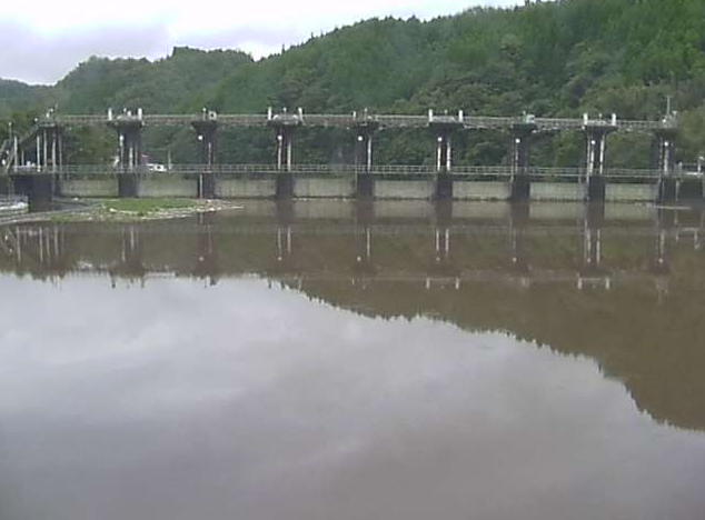 竹田調整池堰上流ライブカメラは、大分県竹田市竹田の竹田調整池堰に設置された魚住ダム湖が見えるライブカメラです。