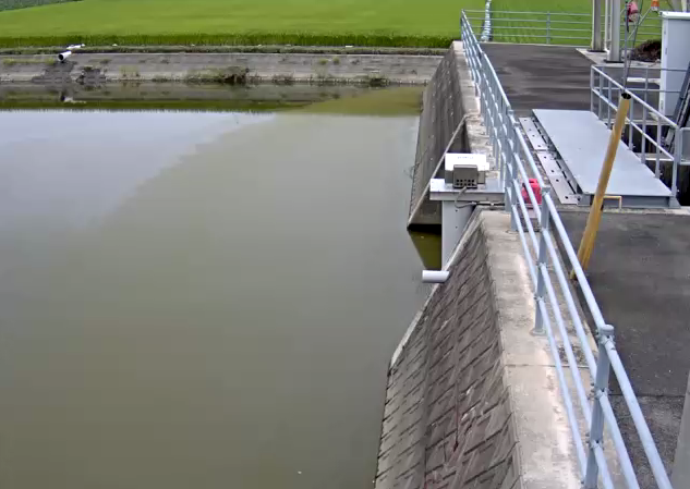 嘉瀬川三日月排水機場ライブカメラは、佐賀県小城市三日月町の三日月排水機場に設置された嘉瀬川が見えるライブカメラです。