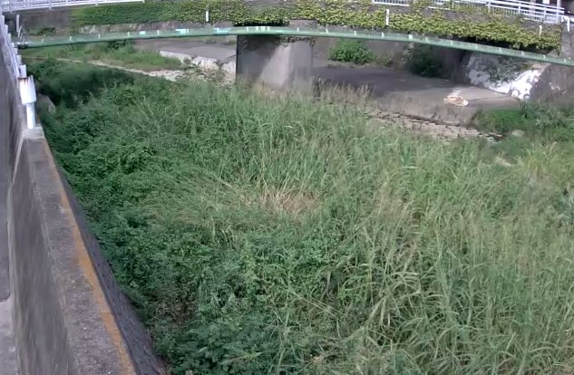 山田川亀ヶ坪橋ライブカメラは、兵庫県神戸市垂水区の亀ヶ坪橋に設置された山田川が見えるライブカメラです。