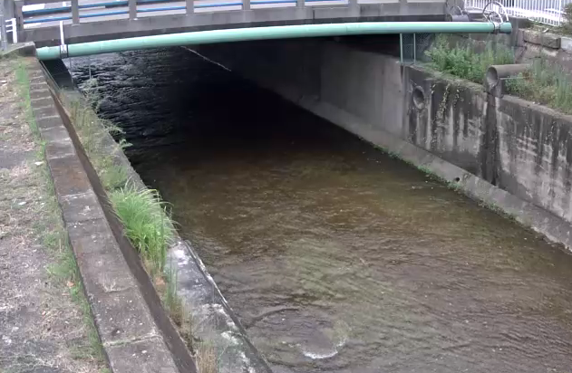 生田川二宮橋ライブカメラは、兵庫県神戸市中央区の二宮橋に設置された生田川が見えるライブカメラです。