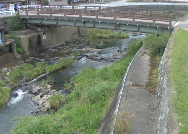 江川川豊福ライブカメラは、兵庫県佐用町の豊福(新中渡橋)に設置された江川川が見えるライブカメラです。