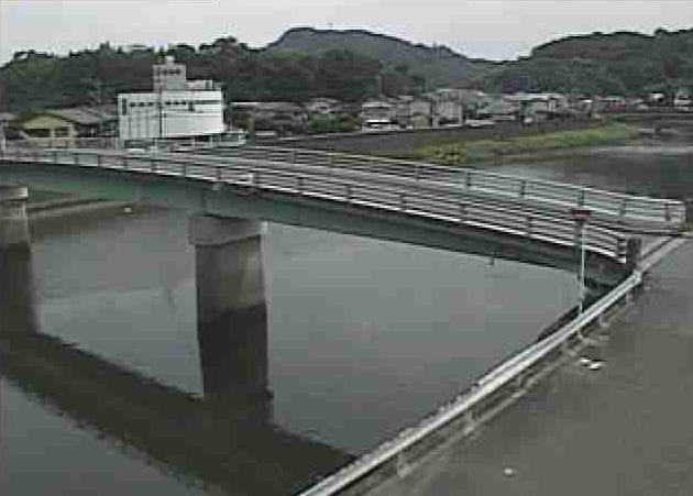坪井川天満橋ライブカメラは、熊本県熊本市西区の天満橋水位観測局に設置された坪井川が見えるライブカメラです。