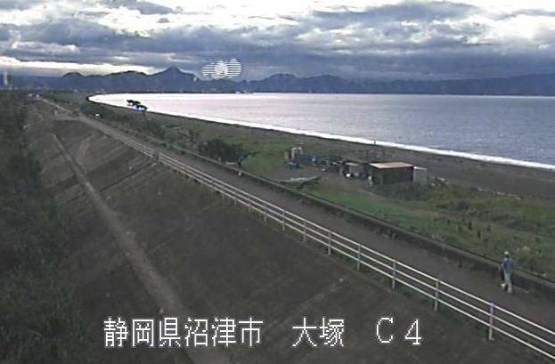富士海岸大塚ライブカメラは、静岡県沼津市の大塚に設置された富士海岸が見えるライブカメラです。